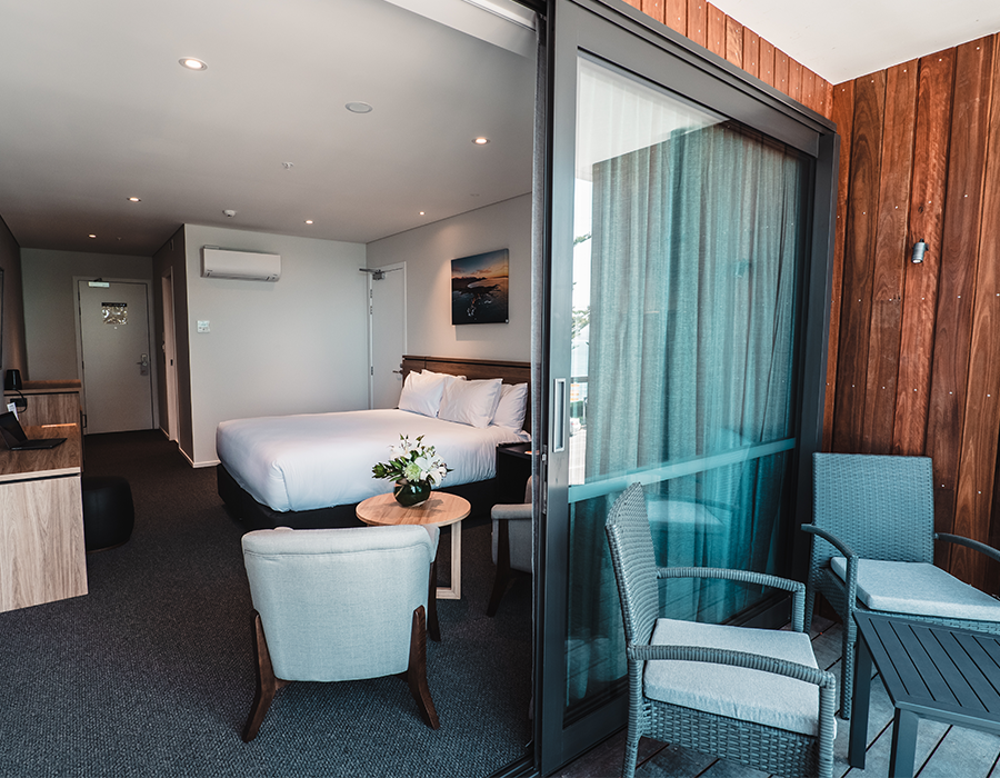 sudima hotel room
