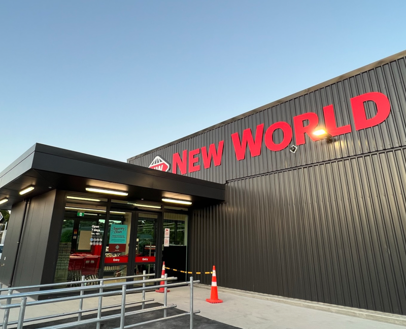 BAnner new world green bay entrance