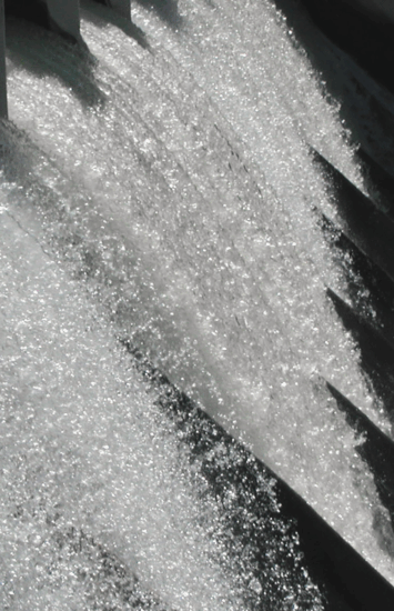 How Flood Gates Work: Protecting Communities from Flooding Image